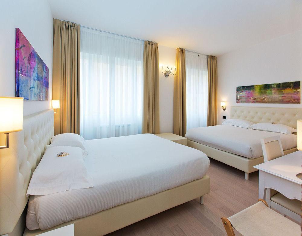 Hotel Maine Finale Ligure Bagian luar foto