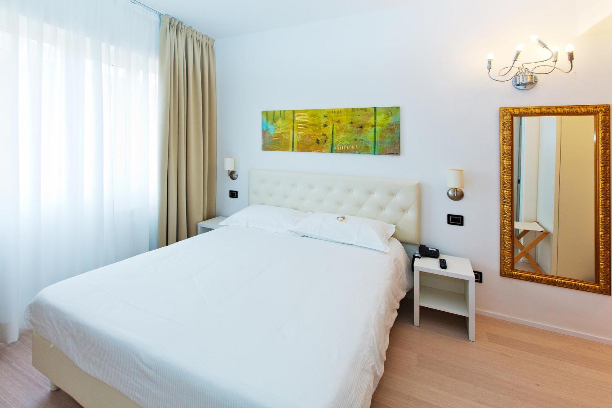 Hotel Maine Finale Ligure Bagian luar foto