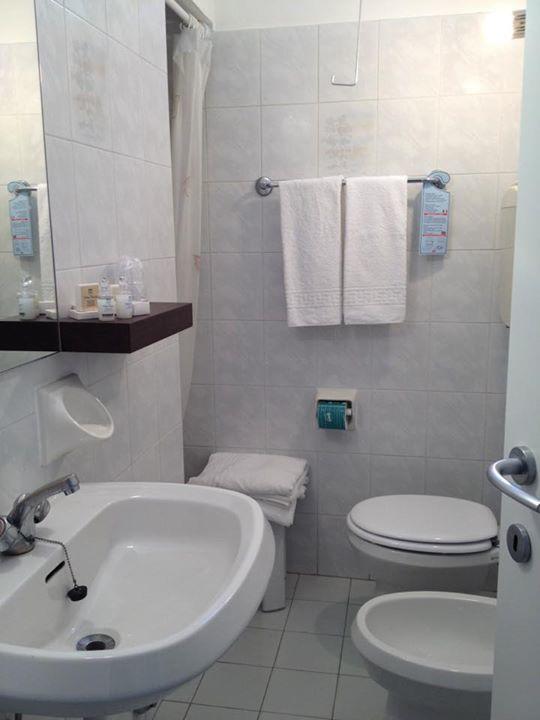 Hotel Maine Finale Ligure Bagian luar foto