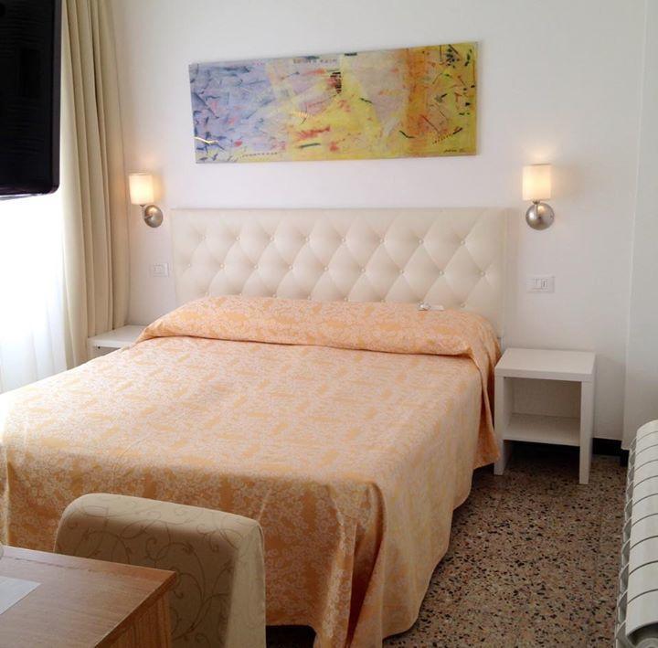Hotel Maine Finale Ligure Bagian luar foto